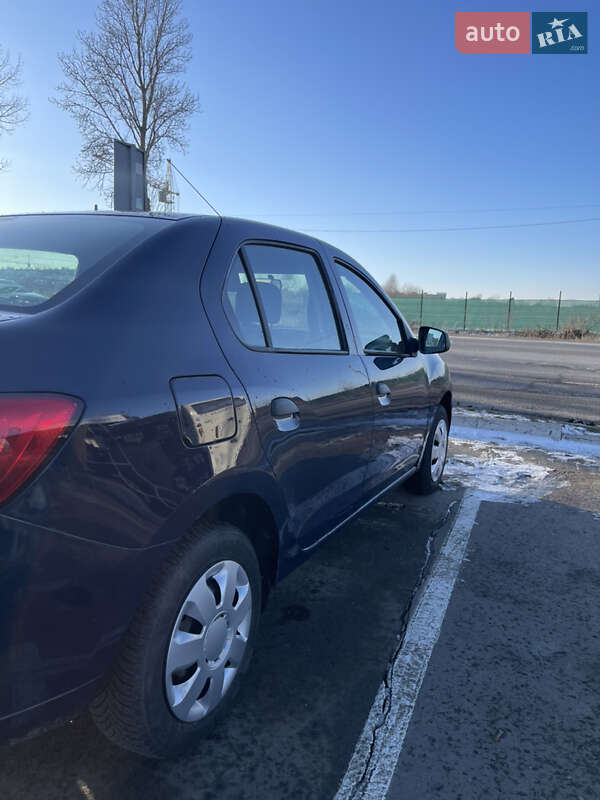 Седан Renault Logan 2013 в Луцке