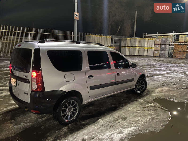 Универсал Renault Logan 2009 в Днепре