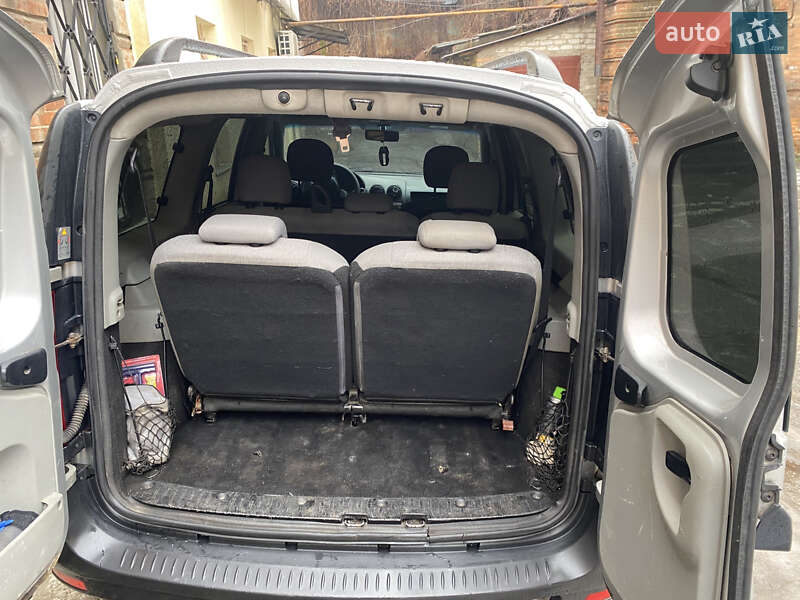 Универсал Renault Logan 2009 в Днепре