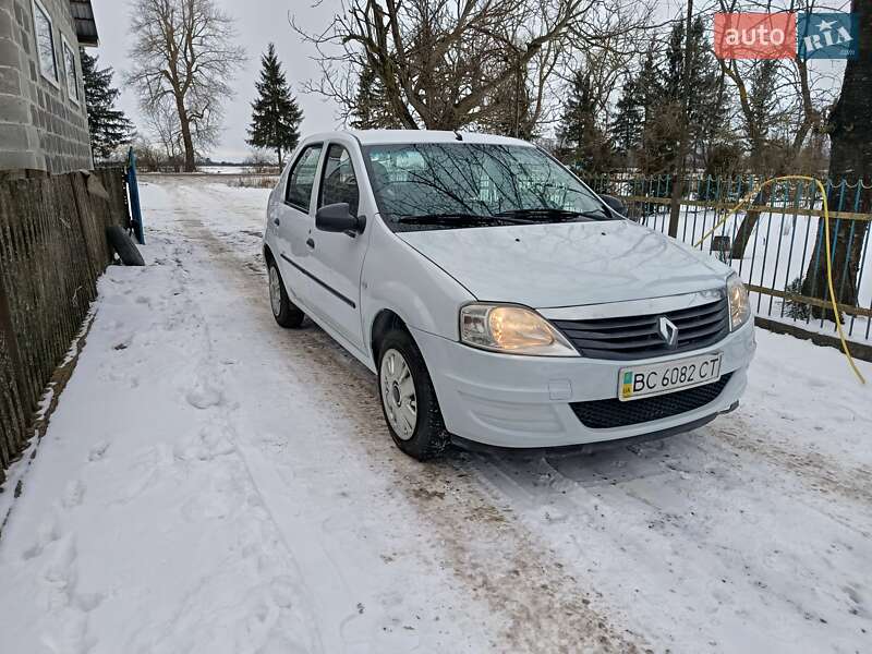Седан Renault Logan 2012 в Тернополе