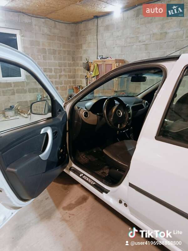 Седан Renault Logan 2012 в Тернополе