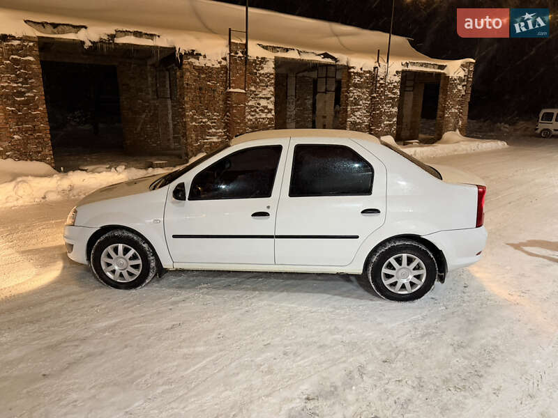 Седан Renault Logan 2011 в Чернигове