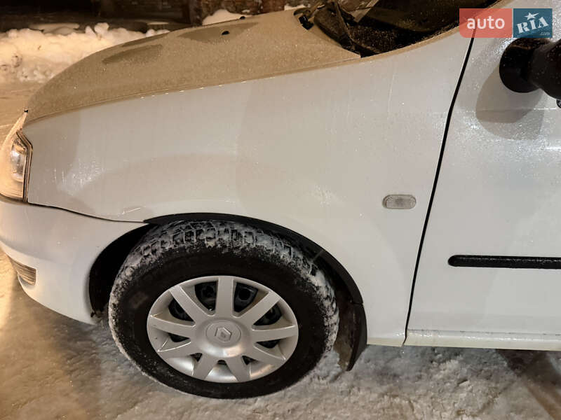 Седан Renault Logan 2011 в Чернигове