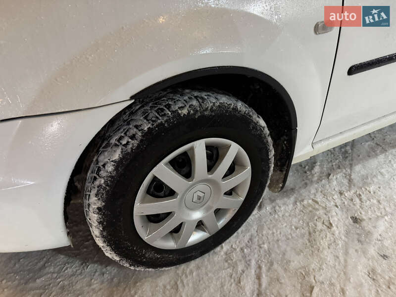 Седан Renault Logan 2011 в Чернигове