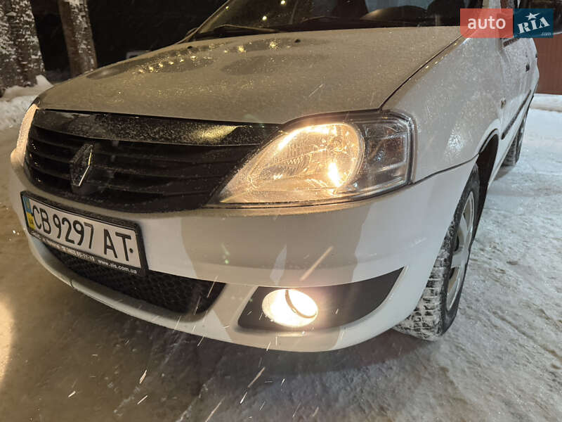 Седан Renault Logan 2011 в Чернигове