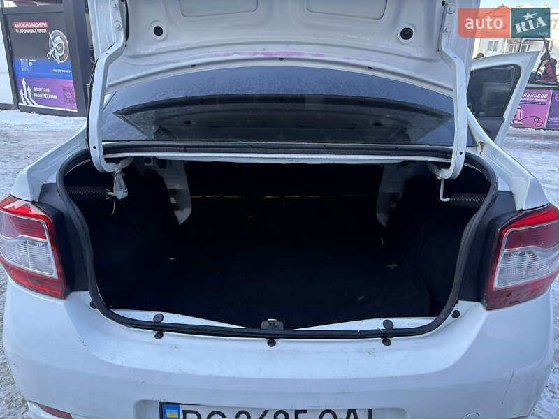 Седан Renault Logan 2016 в Львове