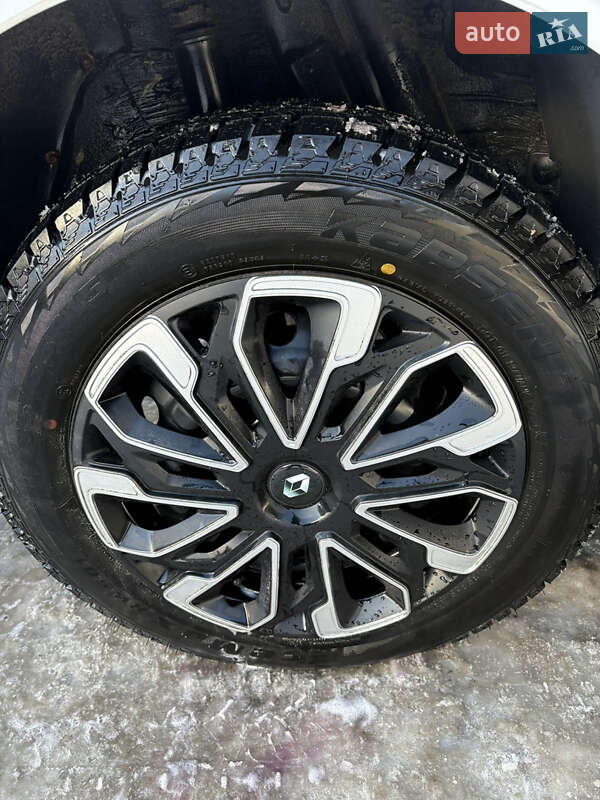 Седан Renault Logan 2016 в Львове