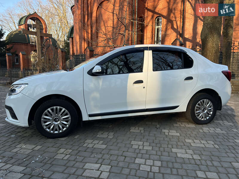 Седан Renault Logan 2017 в Одессе