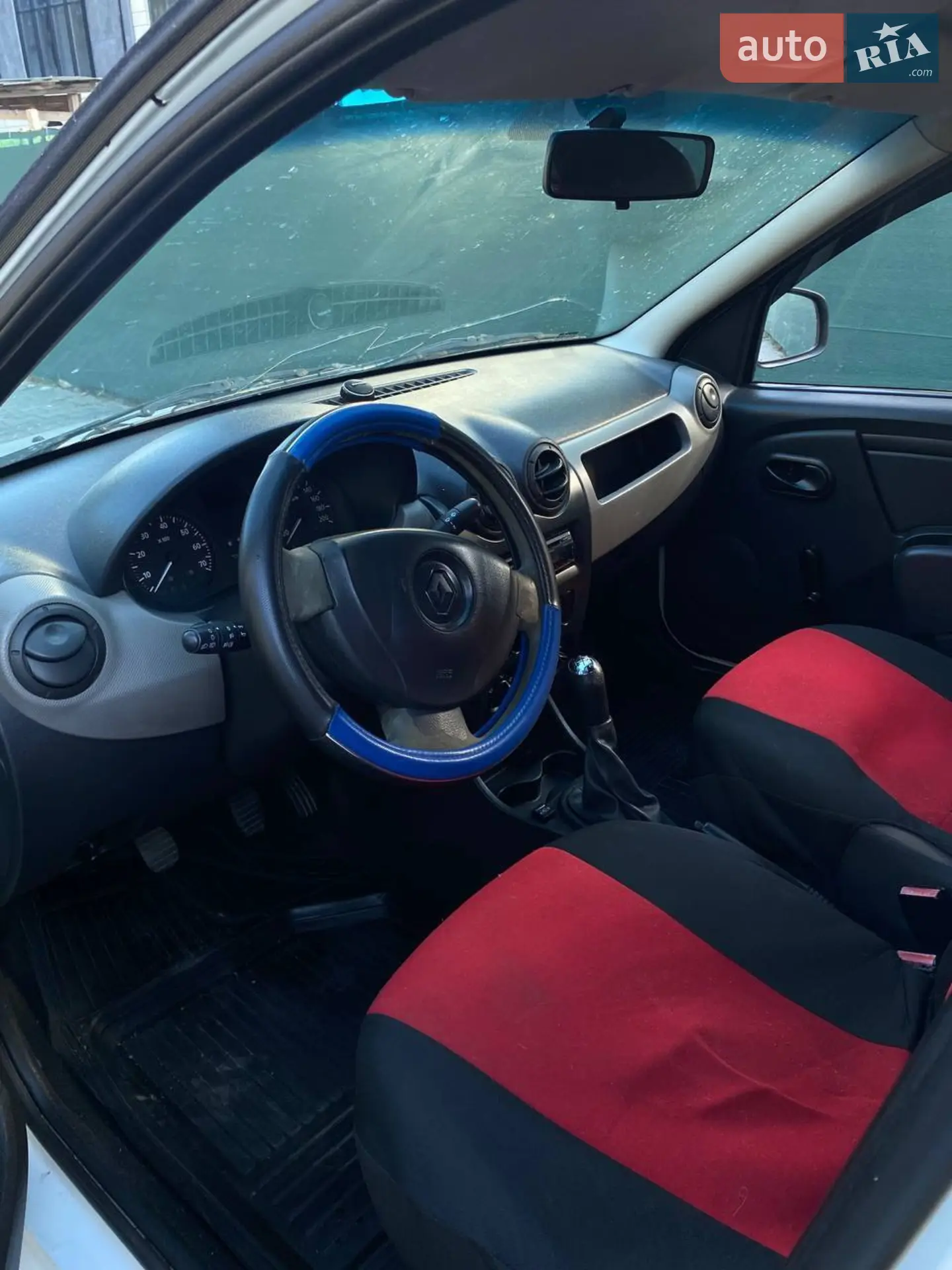 2011 Renault Logan - мініатюра 3