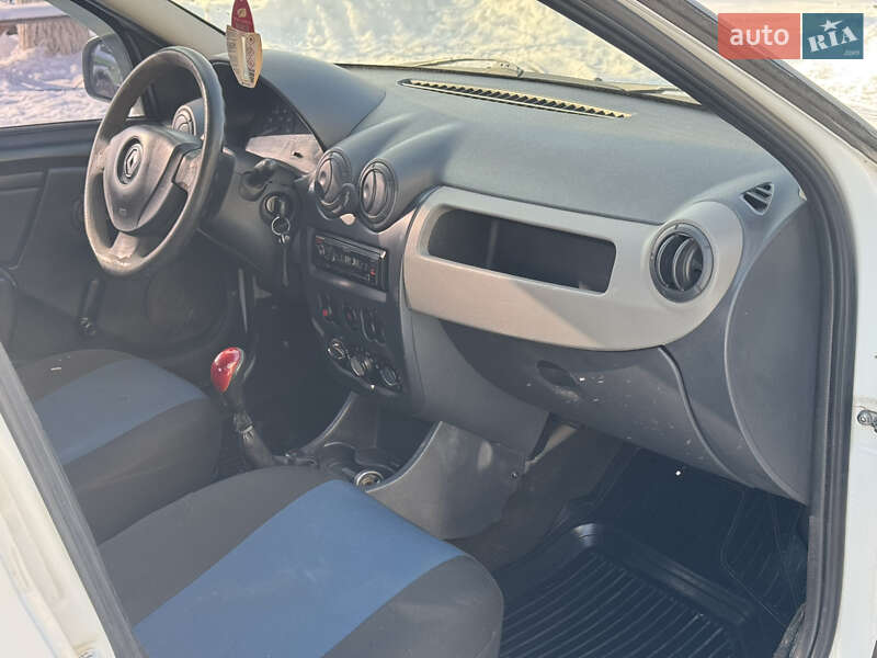 Седан Renault Logan 2012 в Чернівцях