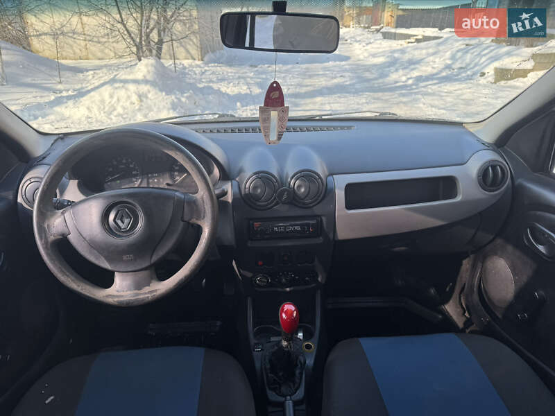 Седан Renault Logan 2012 в Чернівцях