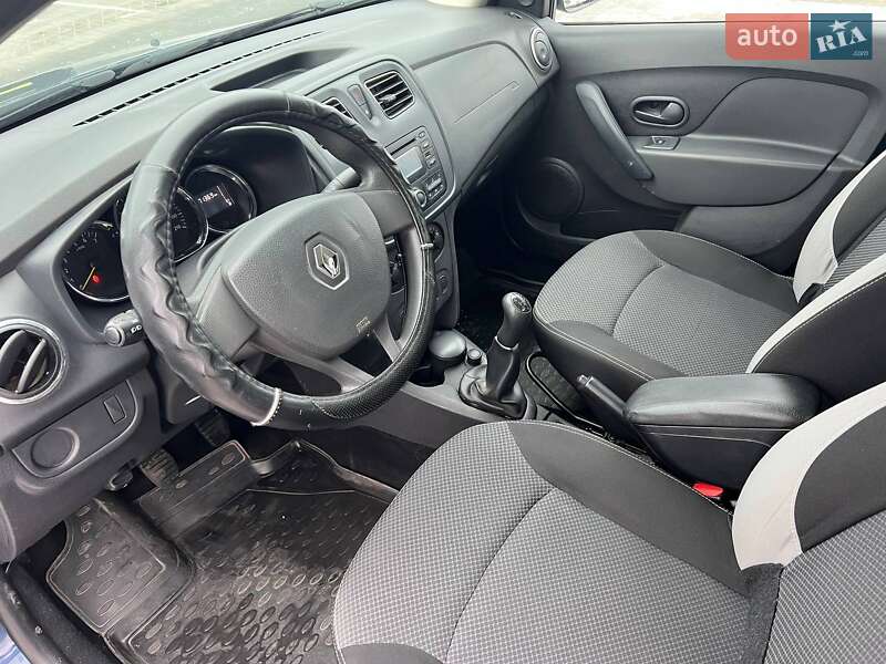 Седан Renault Logan 2015 в Кременчуге