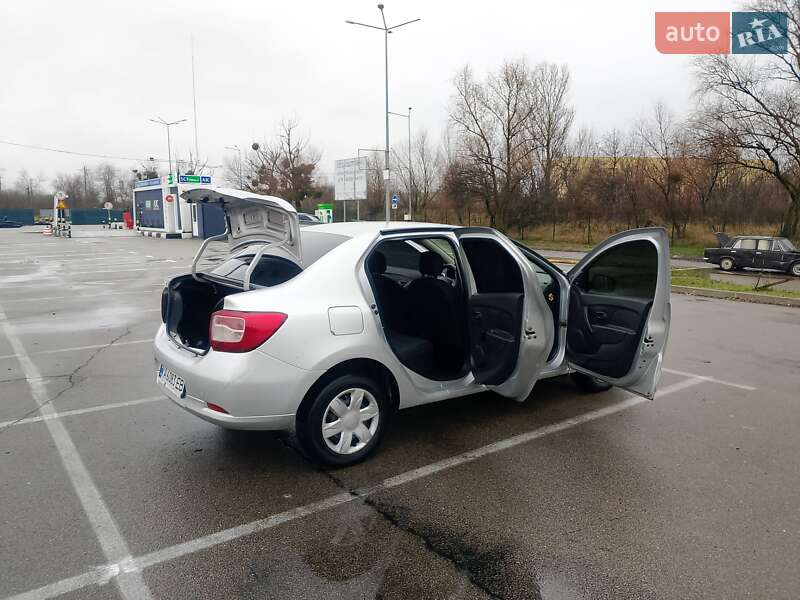 Седан Renault Logan 2016 в Києві фото 7 Седан Renault Logan 2016 в Києві