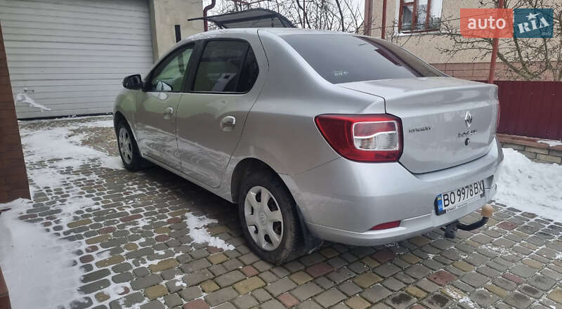 Седан Renault Logan 2013 в Львові