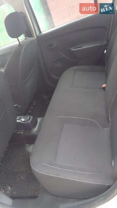 Седан Renault Logan 2017 в Каменец-Подольском