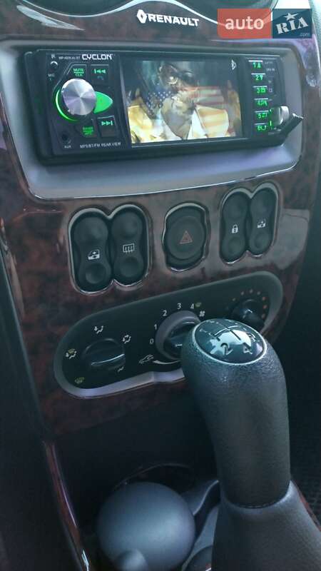 Седан Renault Logan 2010 в Ярмолинцах