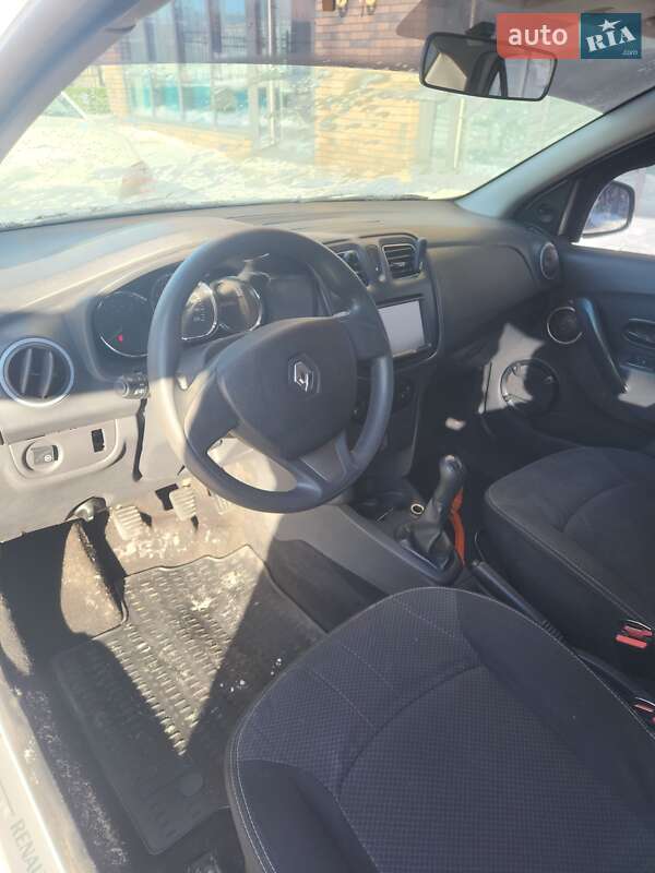 Седан Renault Logan 2013 в Киеве