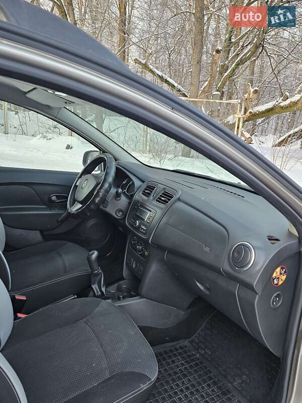 Универсал Renault Logan 2014 в Киеве