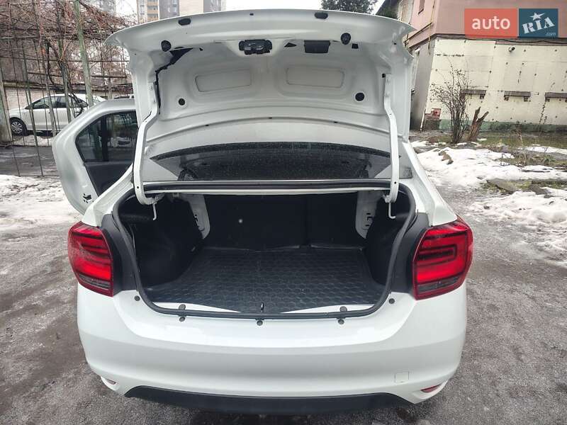 Седан Renault Logan 2019 в Дніпрі