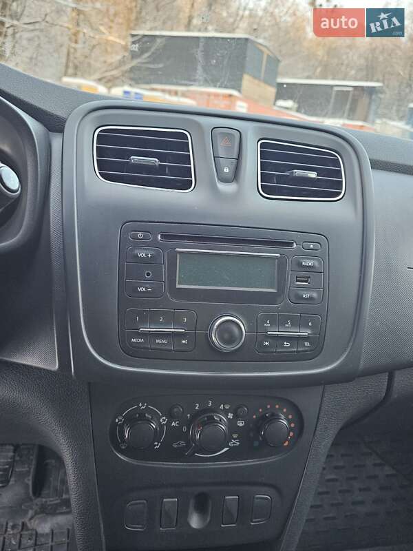 Универсал Renault Logan 2014 в Киеве фото 16 Универсал Renault Logan 2014 в Киеве