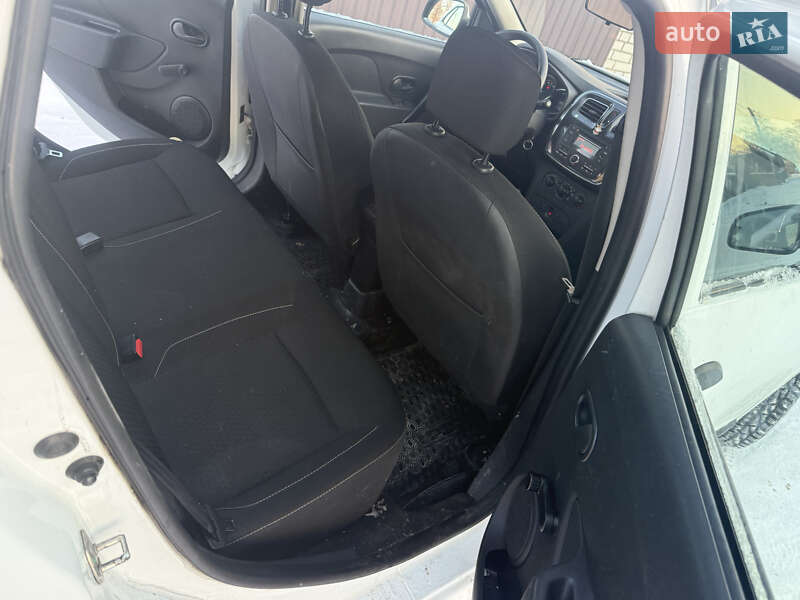 Универсал Renault Logan 2017 в Киеве фото 14 Универсал Renault Logan 2017 в Киеве