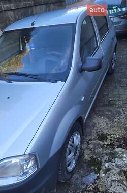 Седан Renault Logan 2010 в Остроге