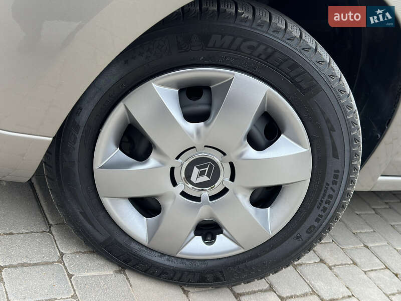 Седан Renault Logan 2013 в Одессе фото 10 Седан Renault Logan 2013 в Одессе