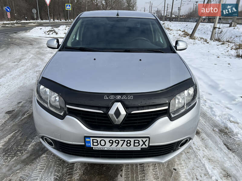 Седан Renault Logan 2013 в Львове