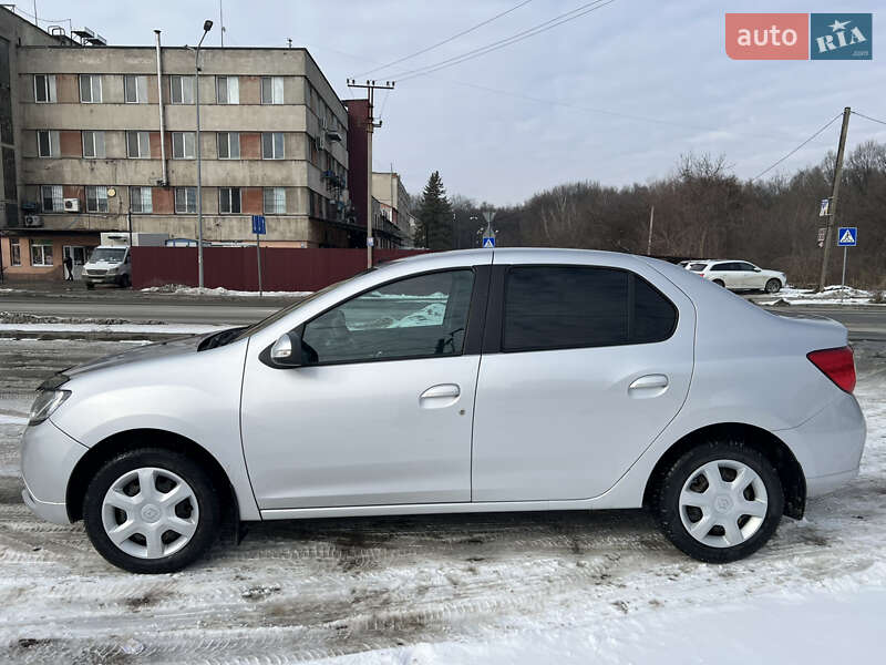 Седан Renault Logan 2013 в Львове