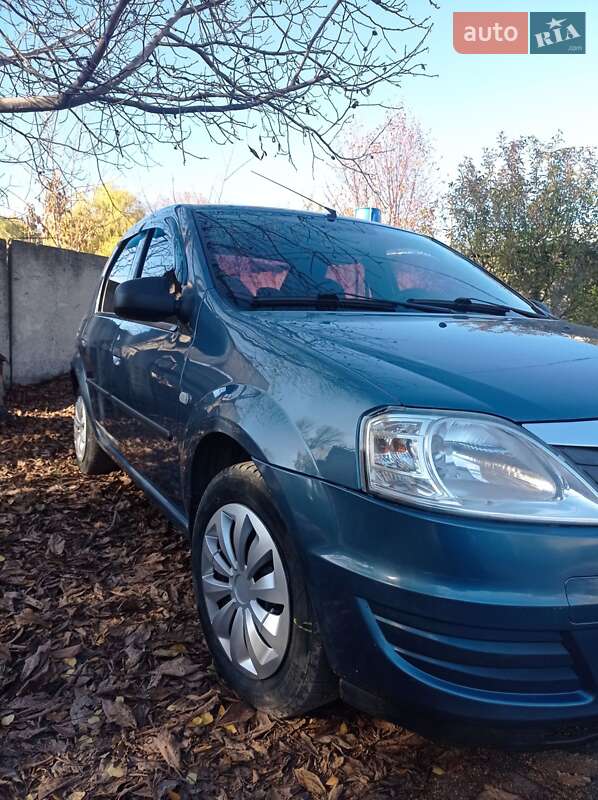 Седан Renault Logan 2010 в Первомайську