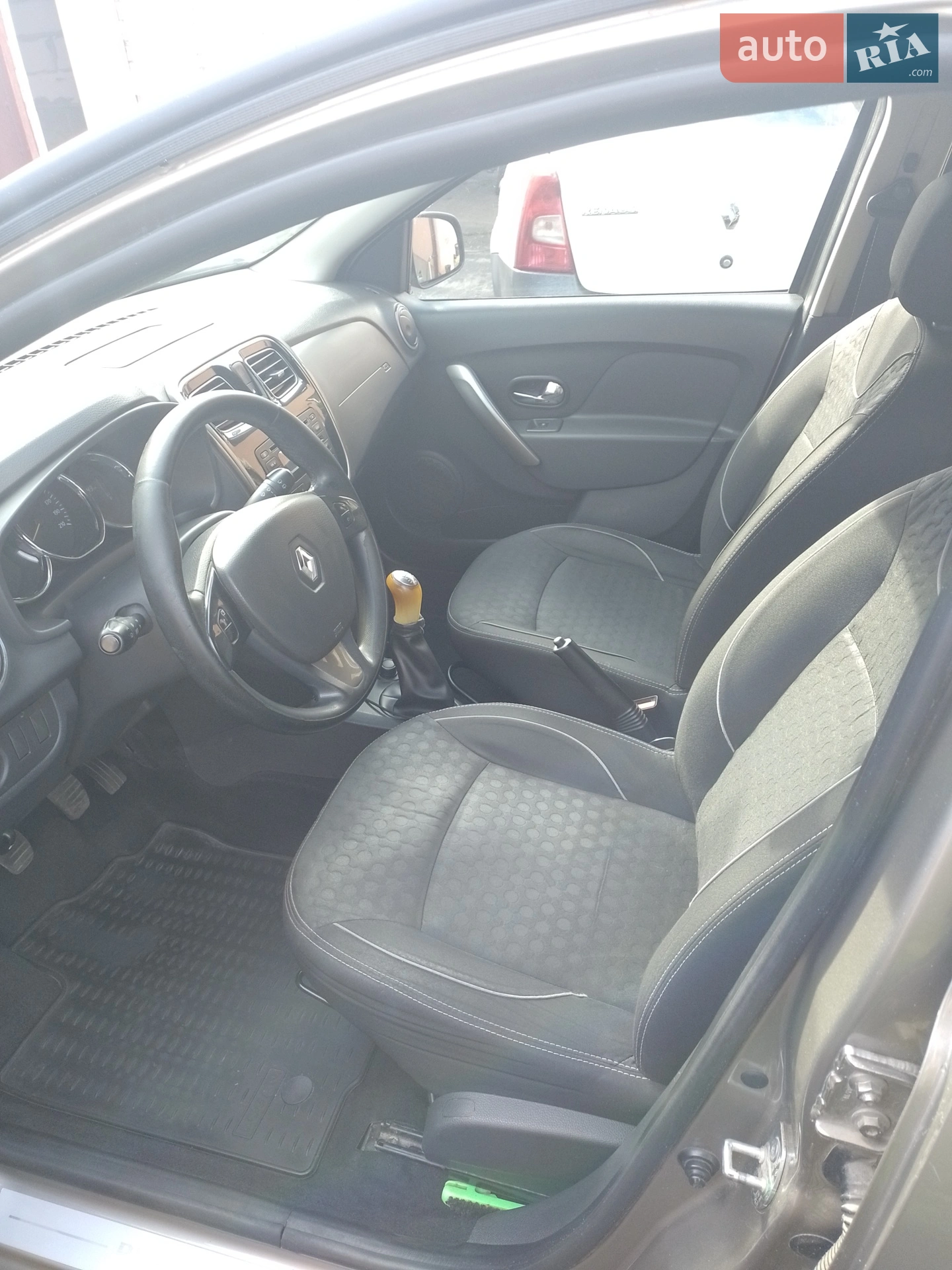 2014 Renault Logan - мініатюра 20