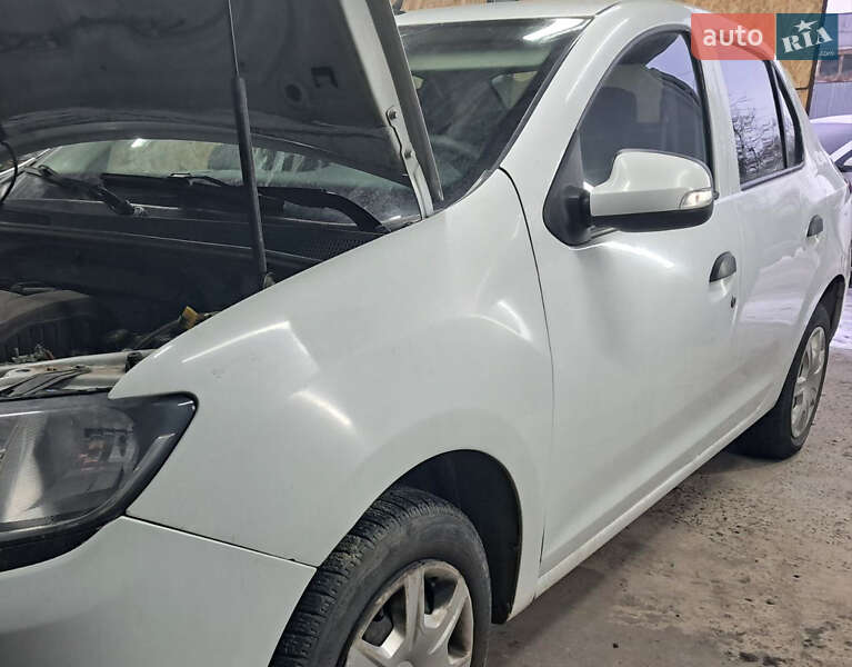 Седан Renault Logan 2016 в Львові