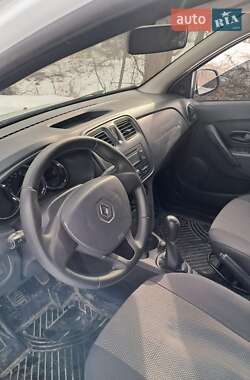 Седан Renault Logan 2016 в Тростянце