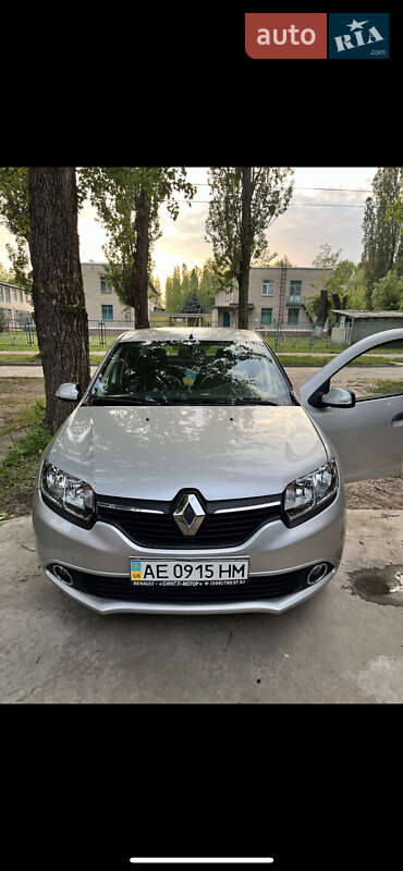 Седан Renault Logan 2015 в Вільногірську