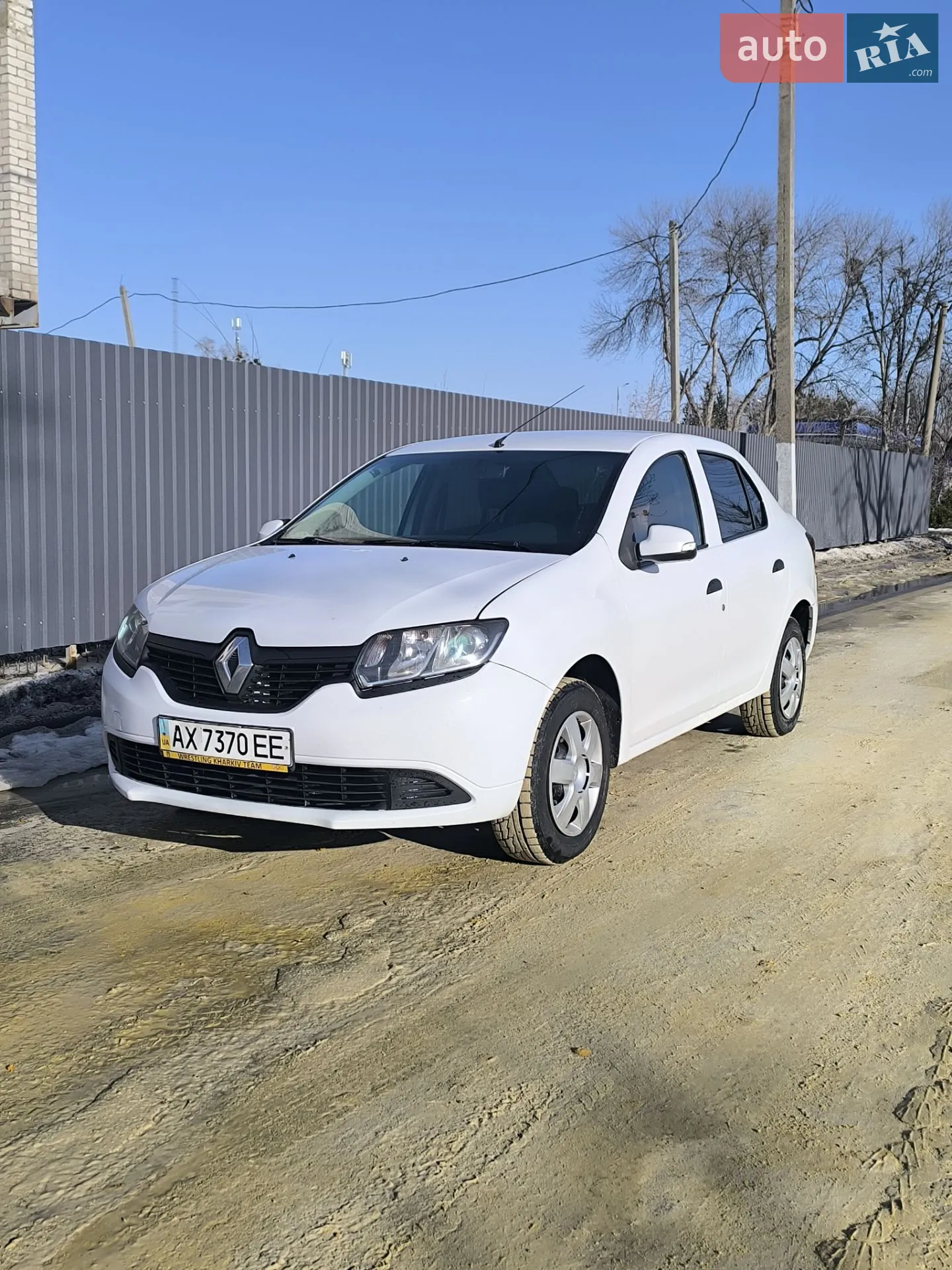 2014 Renault Logan - фото 1