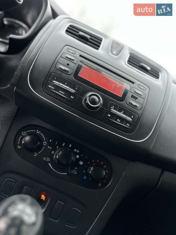 Седан Renault Logan 2016 в Дрогобыче