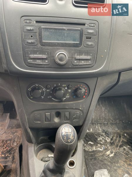 Универсал Renault Logan 2016 в Киеве