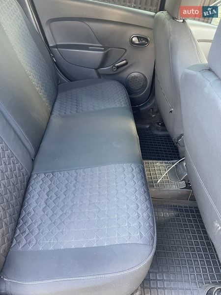 Седан Renault Logan 2014 в Буске