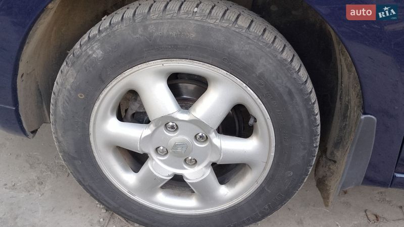 Седан Renault Logan 2015 в Львові