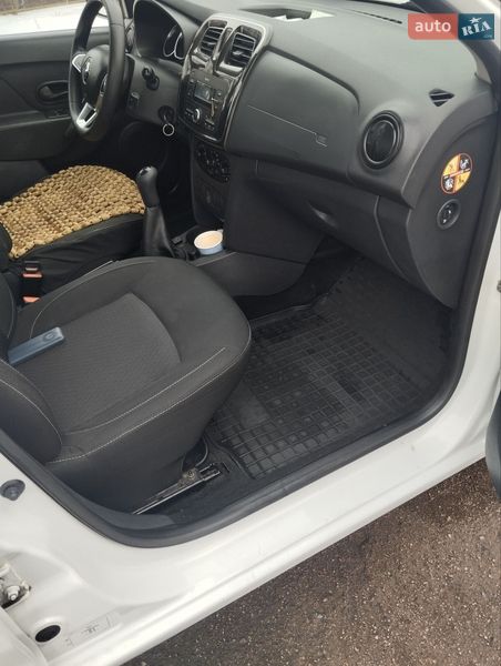 Седан Renault Logan 2019 в Бобровиці