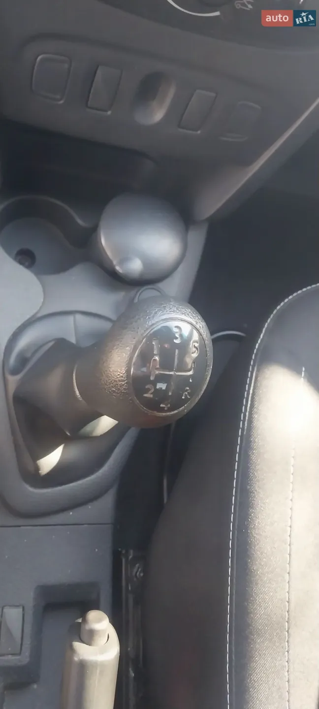 2018 Renault Logan - мініатюра 4
