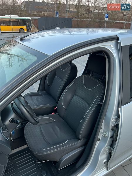 Седан Renault Logan 2013 в Луцке