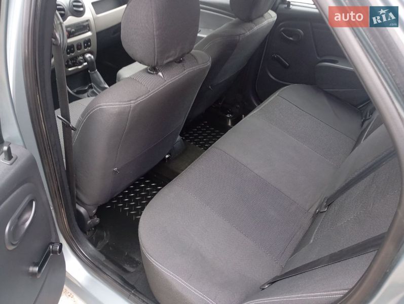 Седан Renault Logan 2010 в Кам'янець-Подільському