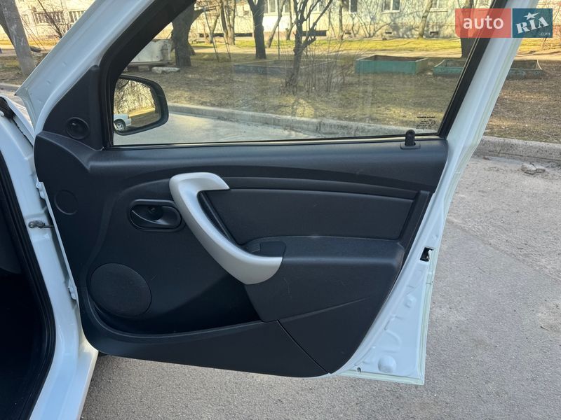 Седан Renault Logan 2010 в Запорожье