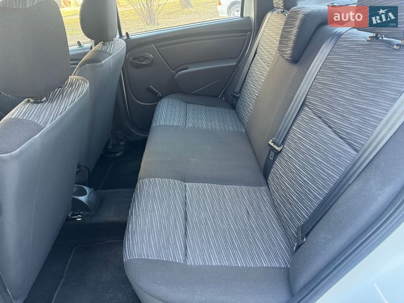 Седан Renault Logan 2010 в Запорожье