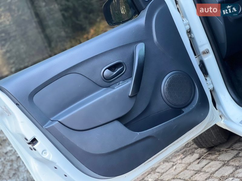 Седан Renault Logan 2016 в Дрогобыче