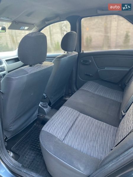 Седан Renault Logan 2010 в Рівному