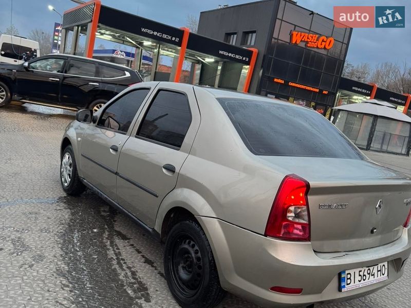 Седан Renault Logan 2012 в Полтаві