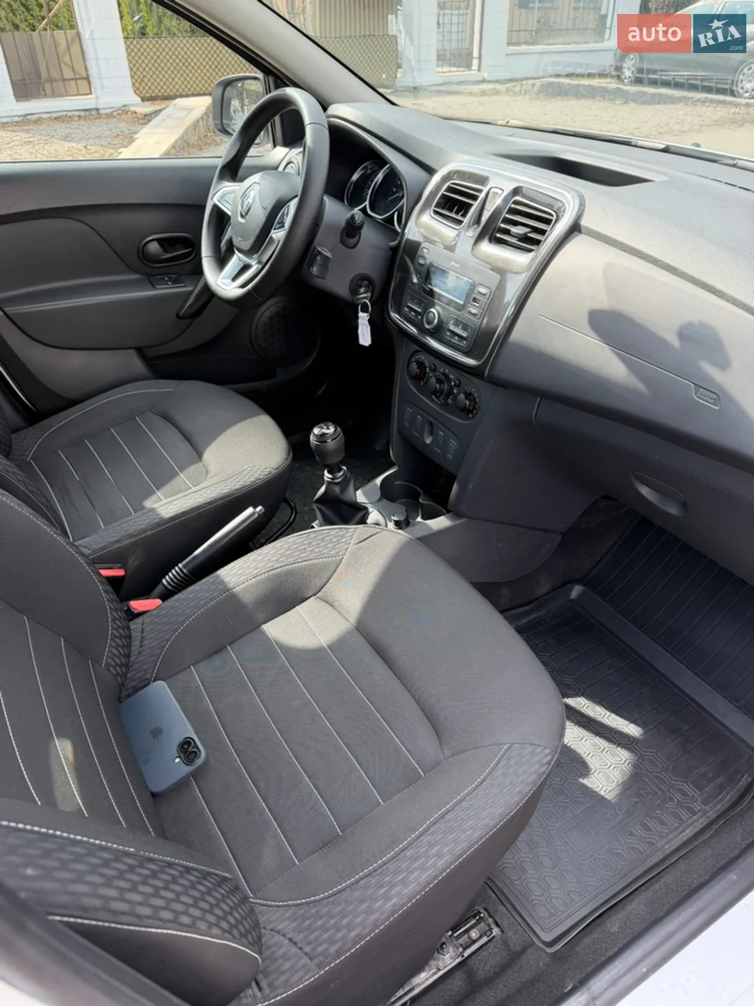 2021 Renault Logan - мініатюра 28