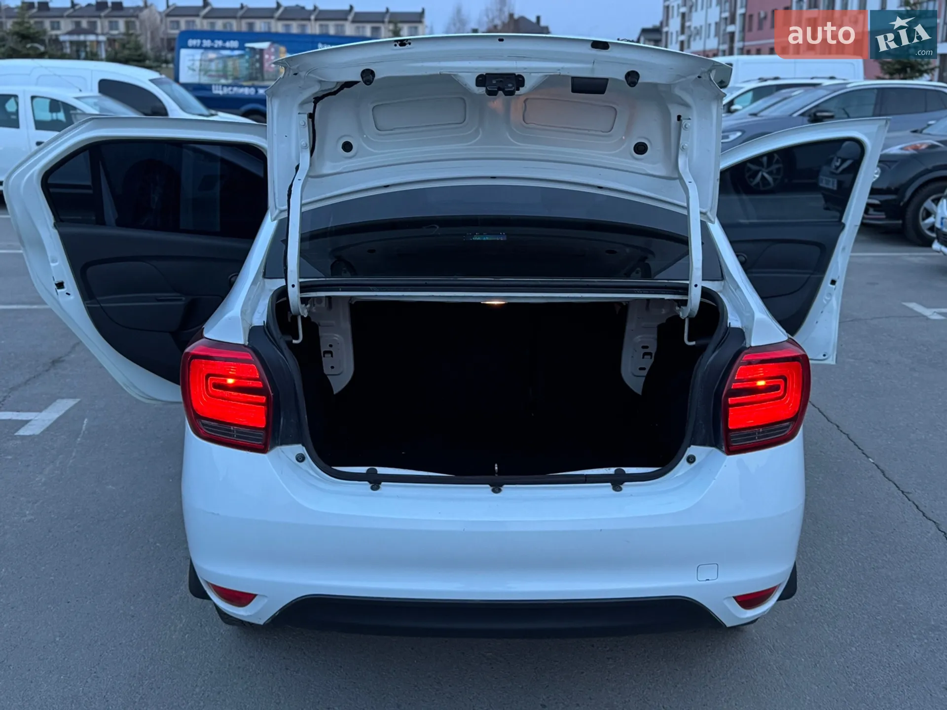 2017 Renault Logan - мініатюра 14